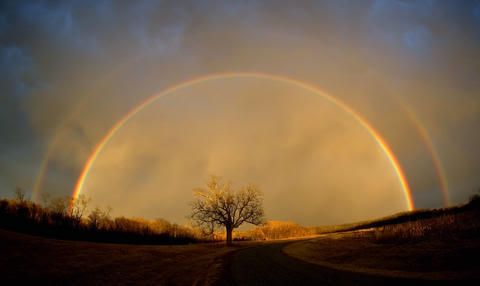 http://i290.photobucket.com/albums/ll241/caoimhe29/rainbow.jpg