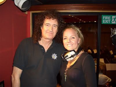 http://i290.photobucket.com/albums/ll246/jimcueva/brian-may-kerry-ellis-wicked-in-rio.jpg