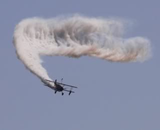 http://i290.photobucket.com/albums/ll247/drrivah1/JYO%20Oct%2023%202010%20Airshow/SmP1150245Vortex1.jpg
