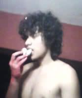 Comiendo donitas