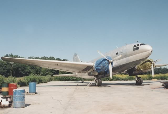 http://i290.photobucket.com/albums/ll260/StudeSteve/Classic%20Aircraft/Propliners%20and%20Skytrucks/K9058530E_1000022.jpg