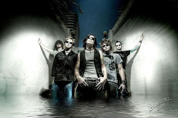 http://i290.photobucket.com/albums/ll267/caitlin9595/l_1feacb00d4740f5c4adc273e9f87a05d.jpg