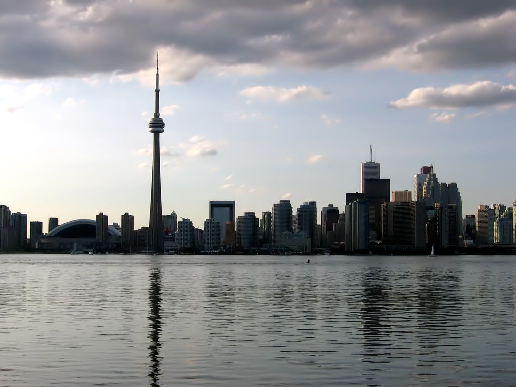 Toronto_Skyline_by_JonEastwood.jpg