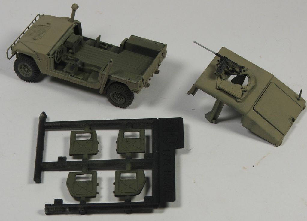 MiniHumvees006.jpg