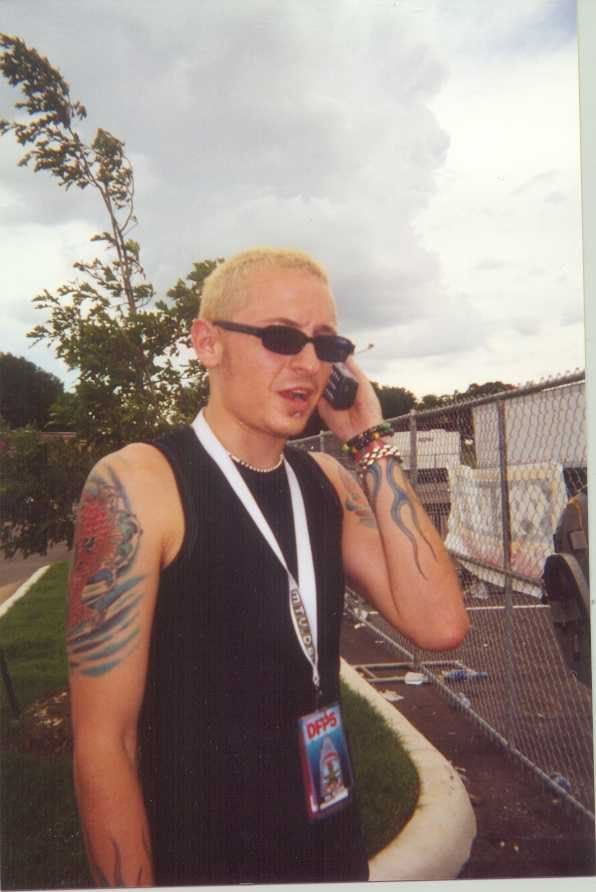 http://i290.photobucket.com/albums/ll276/iheartvader8/lp/Chaz_JonesBeachNY-June222001.jpg