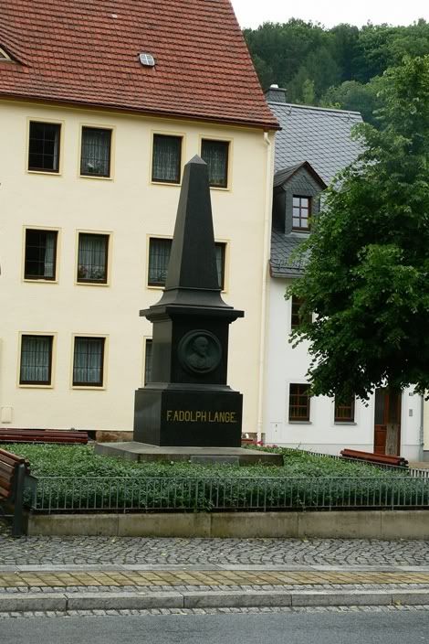 Pomnik F.A. Langeho