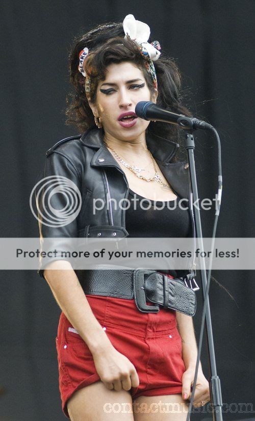 http://i290.photobucket.com/albums/ll241/sinalovesamy/amy_winehouse_1971454.jpg