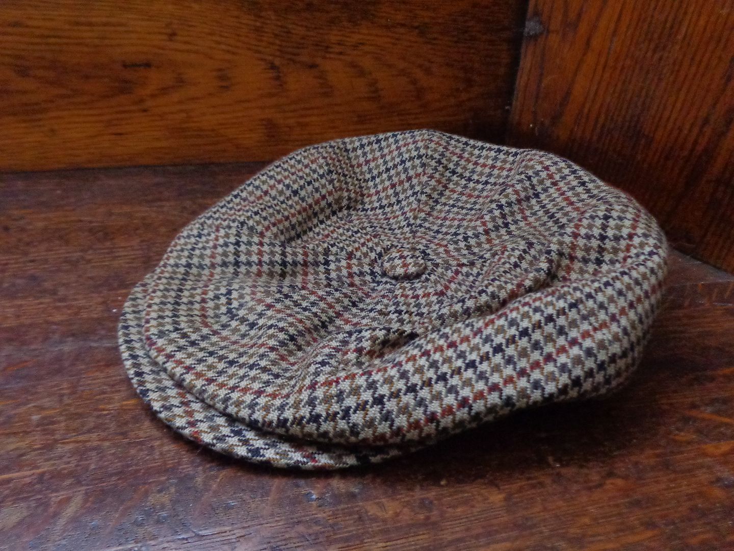 13 CLASSIC HATS! Harris & Donegal Tweeds, Irish walking hats, Lock of ...